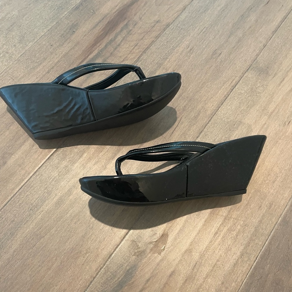 Prada Black Leather Sandals Sleek Minimalist Design - Picture 5 of 5